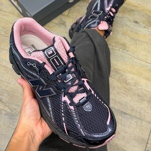 New Balance Black Pink Sneakers Women Size 8 New With Box